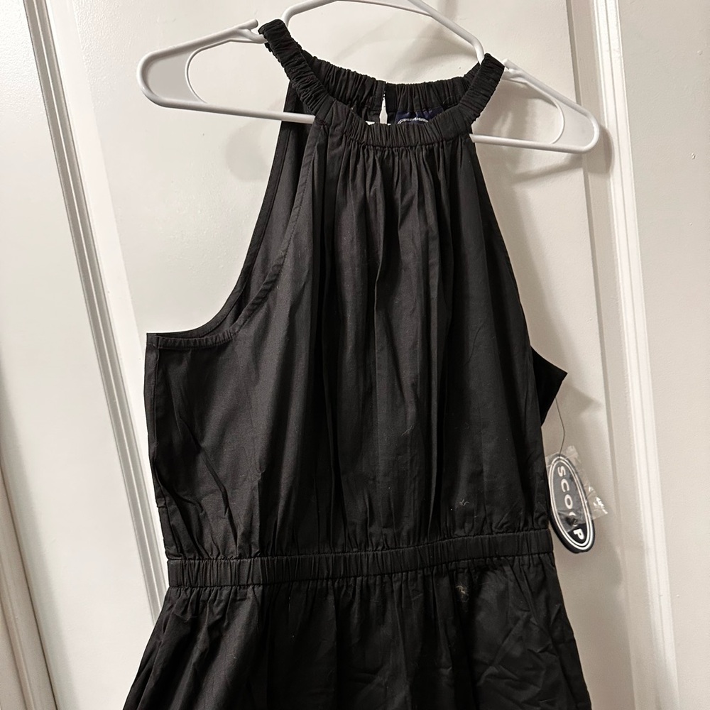 Never worn poplin black dress perfect for spring summer.